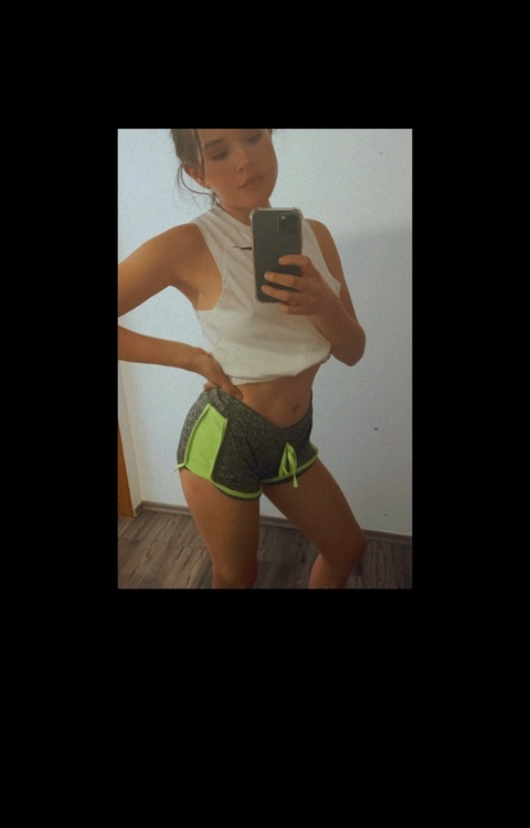 u207811270 OnlyFans - Free Access to 32 Videos & 49 Photos Onlyfans Free Access