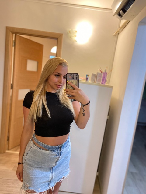 u212535690 OnlyFans - Free Access to 32 Videos & 49 Photos Onlyfans Free Access