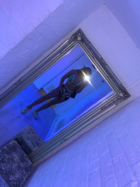 u212898866 OnlyFans - Free Access to 32 Videos & 49 Photos Onlyfans Free Access
