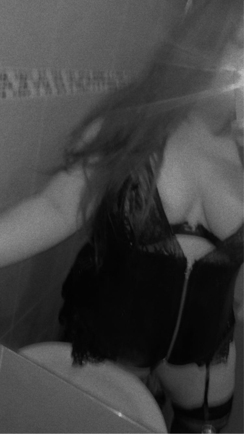 u266181575 OnlyFans - Free Access to 32 Videos & 49 Photos Onlyfans Free Access