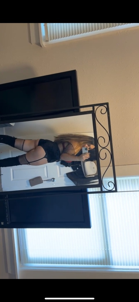 valadeezyyy OnlyFans - Free Access to 77 Videos & 49 Photos Onlyfans Free Access