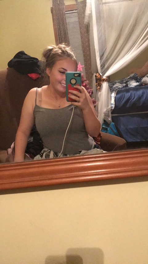 vanessalovesss OnlyFans - Free Access to 32 Videos & 49 Photos Onlyfans Free Access