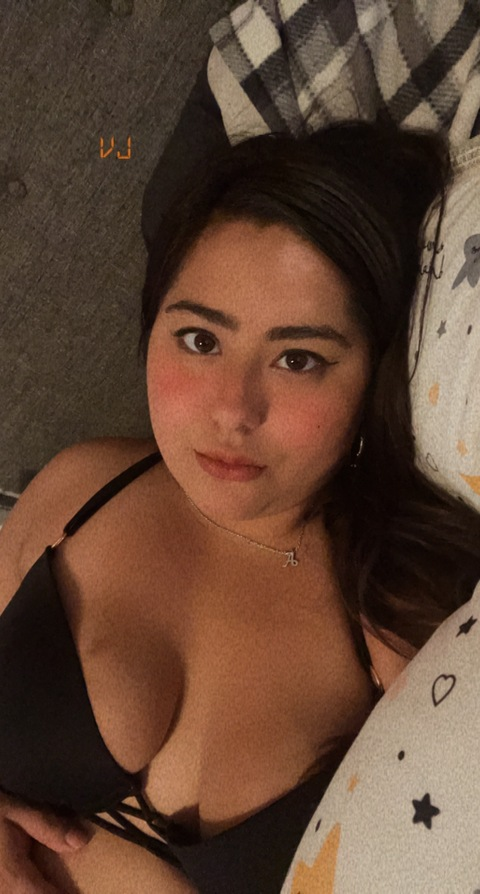 vianeyj OnlyFans - Free Access to 32 Videos & 49 Photos Onlyfans Free Access