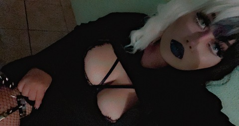 violaaa_larson OnlyFans - Free Access to 32 Videos & 49 Photos Onlyfans Free Access