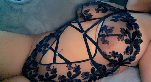 wrappedaroundwillow OnlyFans - Free Access to 128 Videos & 209 Photos Onlyfans Free Access