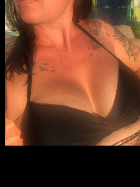 x-wifes-club OnlyFans - Free Access to 32 Videos & 49 Photos Onlyfans Free Access