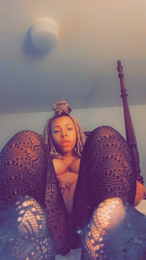 yellowwdiamondd OnlyFans - Free Access to 98 Videos & 66 Photos Onlyfans Free Access