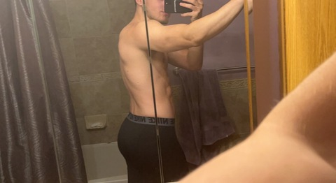 youlove18 OnlyFans - Free Access to 32 Videos & 49 Photos Onlyfans Free Access