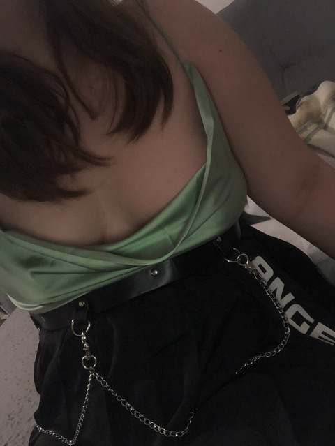 your_angevil OnlyFans - Free Access to 32 Videos & 49 Photos Onlyfans Free Access