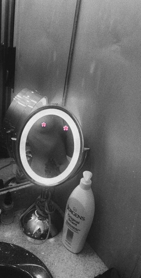 yourpetitequeen OnlyFans - Free Access to 104 Videos & 279 Photos Onlyfans Free Access